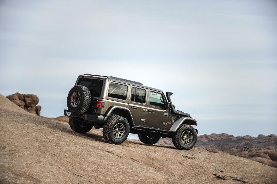  Jeep J-Wagon Concept (JL) 2018 года  (фото 11 из 32)